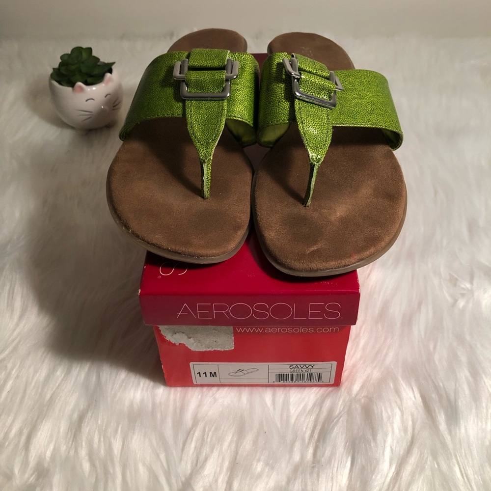 Aerosoles Savvy Cushioned Flip Flop Black Size 11M Green